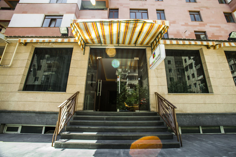 Holiday Hotel & Hostel Erivan Exterior foto