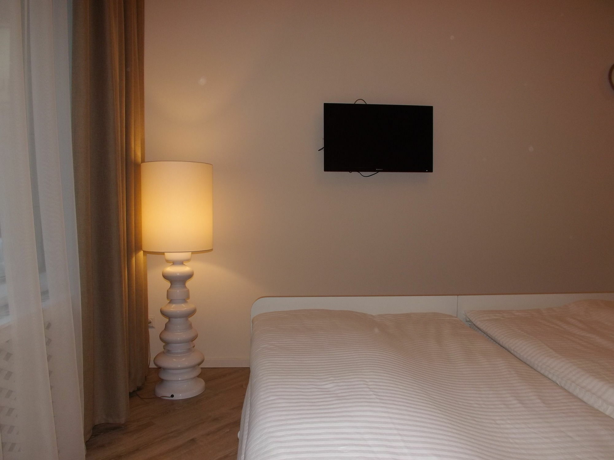 Holiday Hotel & Hostel Erivan Exterior foto