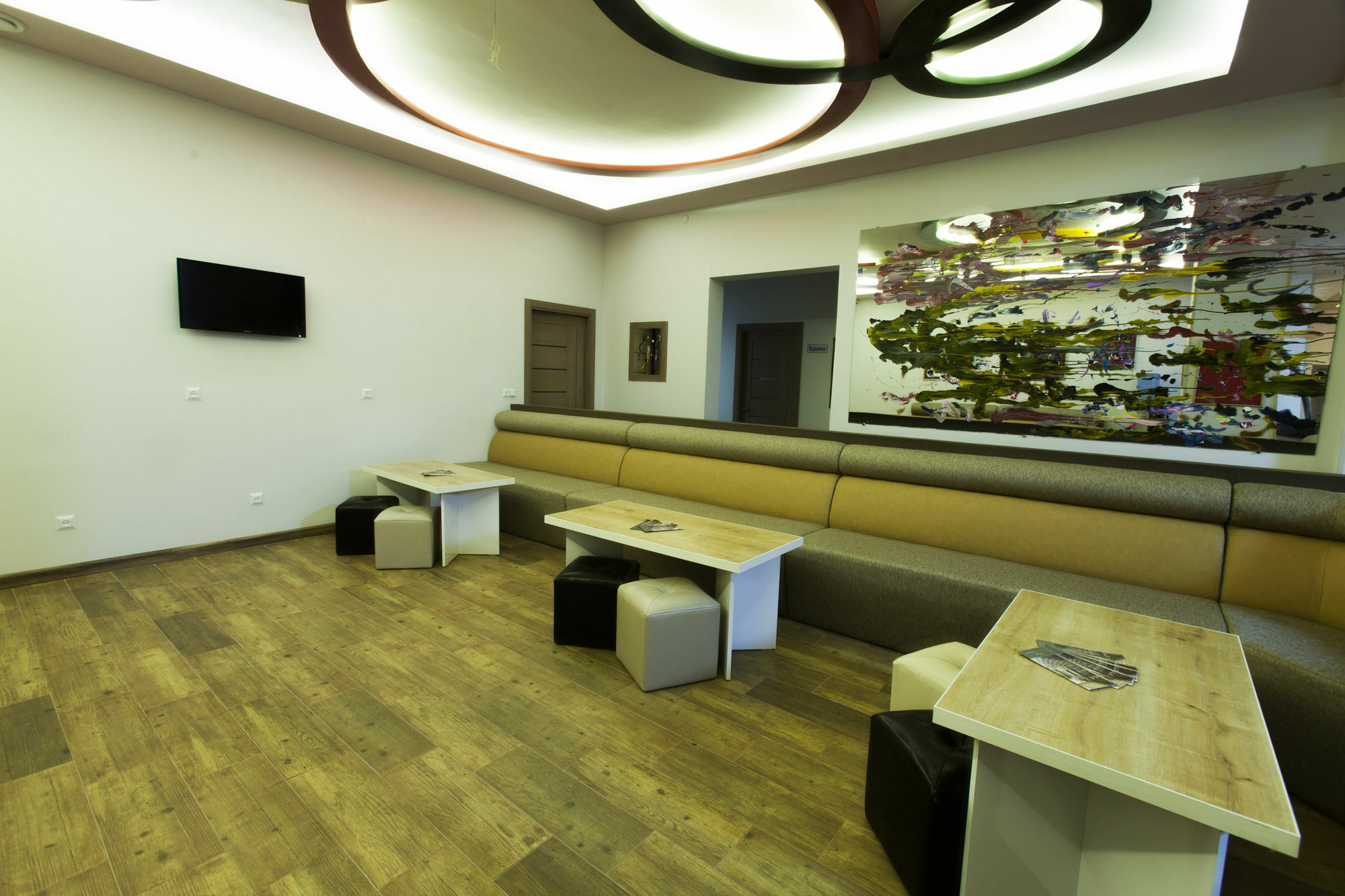 Holiday Hotel & Hostel Erivan Exterior foto